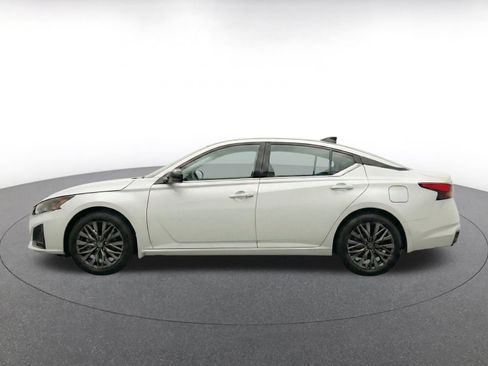 Used 2026 Nissan Altima 2.5 SV FWD image 4