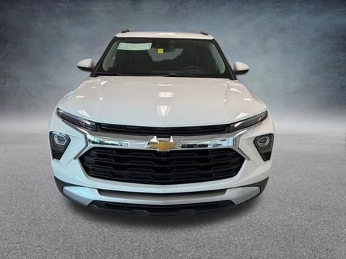 New 2026 Chevrolet TrailBlazer LT w/ LT Cold Weather Package FWD image 3