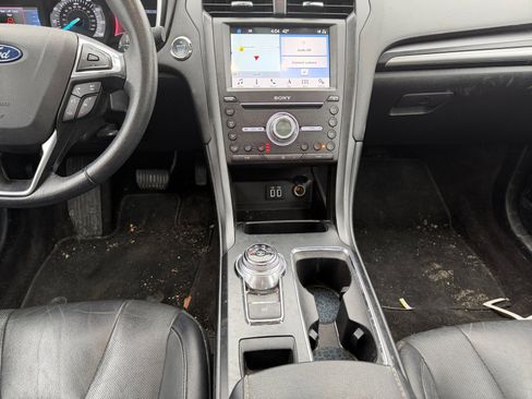 Used 2019 Ford Fusion Titanium image 12