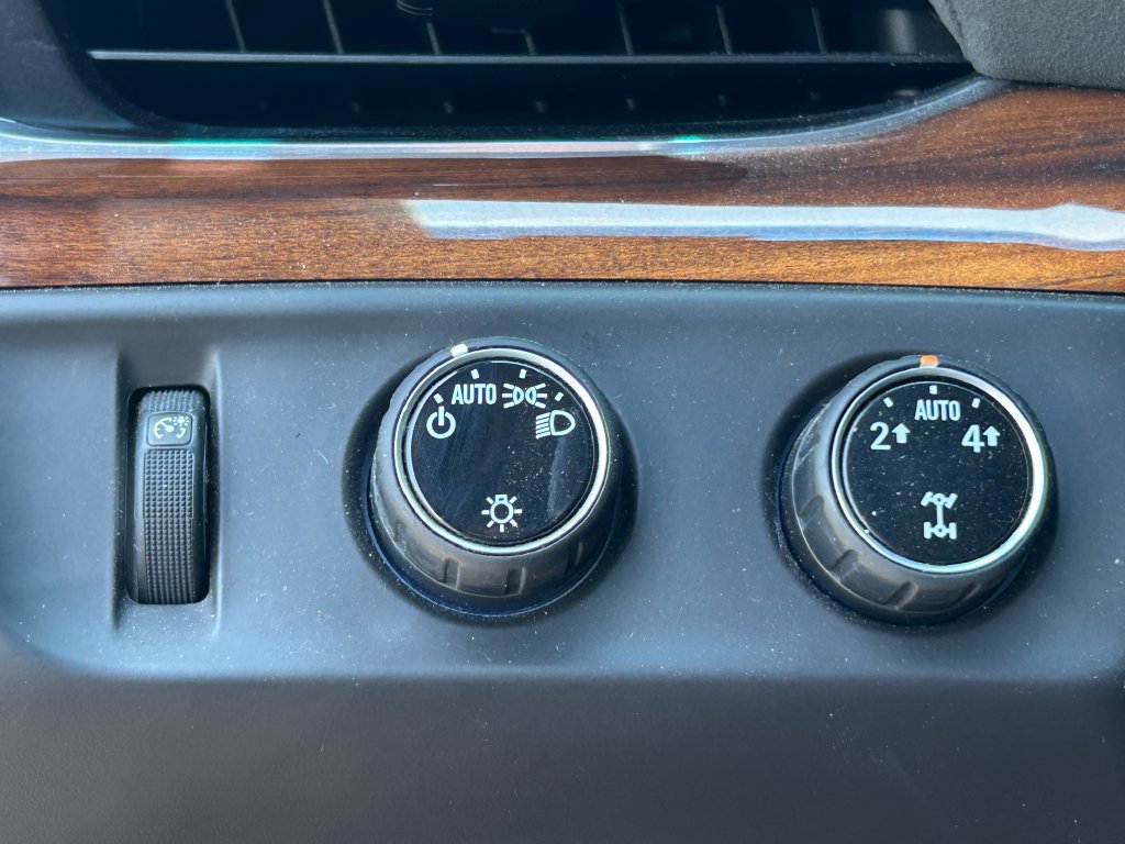 Used 2015 Cadillac Escalade Luxury AWD/4WD image 21