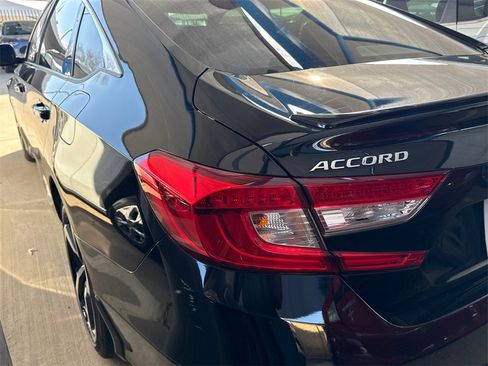 Used 2019 Honda Accord Sport image 6