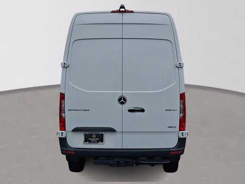 Used 2025 Mercedes-Benz Sprinter 2500 image 6