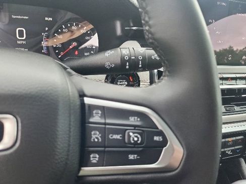 Used 2025 Jeep Compass Limited AWD/4WD image 37