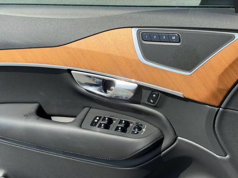 Certified 2025 Volvo XC90 T8 Plus AWD/4WD image 41