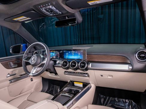 New 2026 Mercedes-Benz GLB 250 image 4