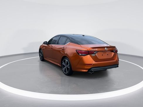 Used 2022 Nissan Sentra SR w/ SR Premium Package image 5
