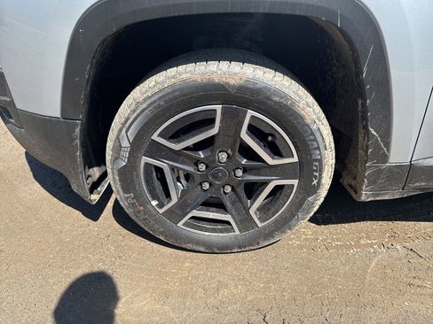 New 2026 Jeep Cherokee Limited AWD/4WD image 9