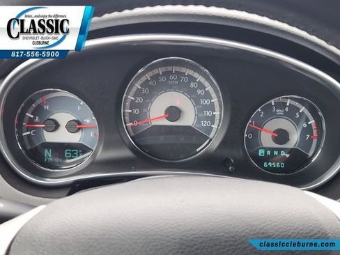 Used 2012 Chrysler 200 Touring FWD image 19