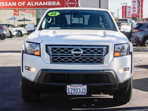 Certified 2022 Nissan Frontier SV w/ Technology Package image 3