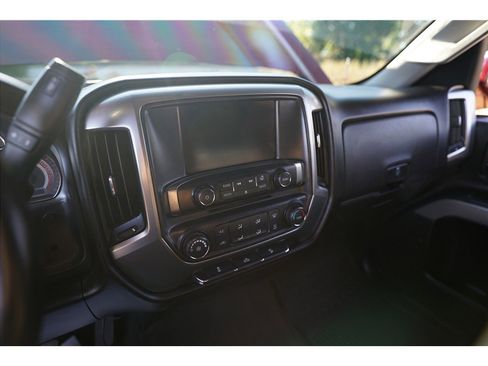 Used 2017 Chevrolet Silverado 1500 LT w/ LT Convenience Package image 17