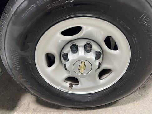 Used 2024 Chevrolet Express 2500 w/ Driver Convenience Package image 37