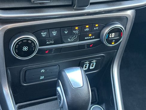Used 2022 Ford EcoSport SE w/ SE Convenience Package image 20