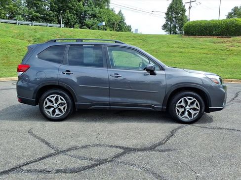 Used 2020 Subaru Forester Premium w/ Popular Package #1 AWD/4WD image 2