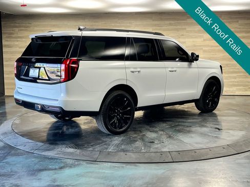 Used 2025 Ford Expedition Platinum w/ Stealth Appearance Package AWD/4WD image 21