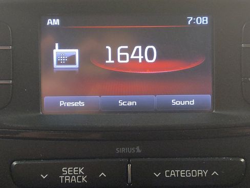 Used 2016 Kia Sorento EX FWD image 25