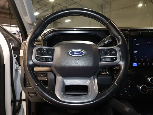 Used 2024 Ford F350 Lariat image 10