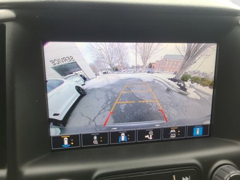 Used 2023 GMC Terrain AT4 w/ Tech Package image 17