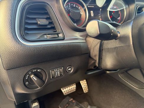 Used 2019 Dodge Challenger SXT image 14