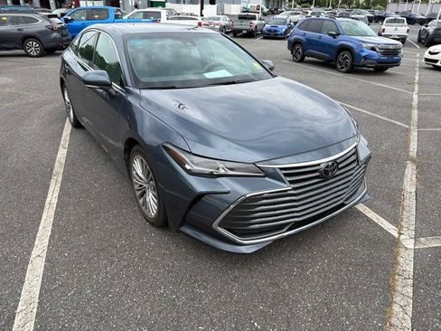 Used 2020 Toyota Avalon Limited FWD image 3