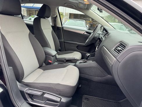 Used 2017 Volkswagen Jetta S image 18
