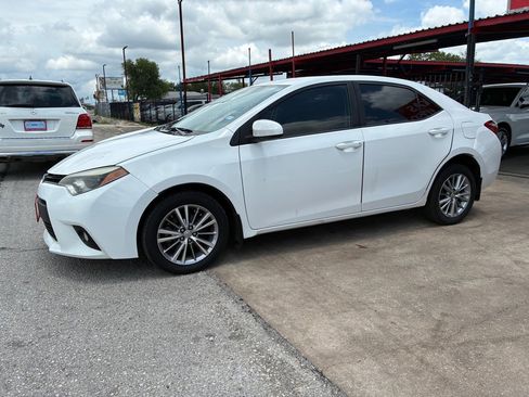 Used 2014 Toyota Corolla LE FWD image 3