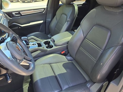 Used 2020 Porsche Cayenne AWD/4WD image 15