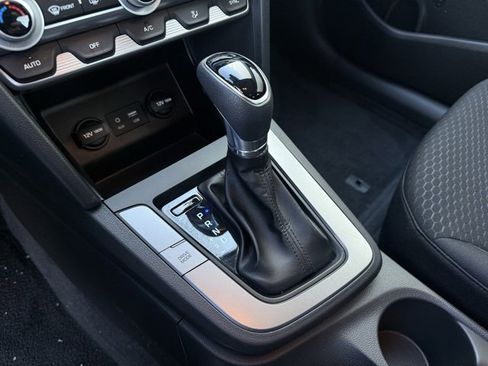 Used 2020 Hyundai Elantra SE w/ Cargo Package (C1) image 25