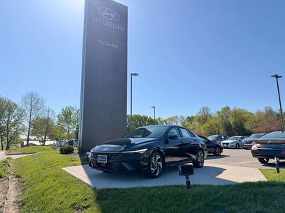 Used 2025 Hyundai Elantra Limited w/ Cargo Package