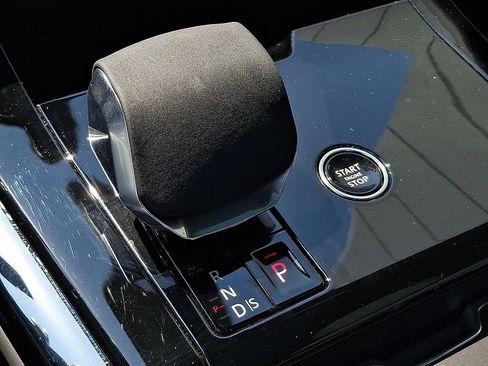 Used 2025 Land Rover Range Rover Sport Dynamic SE AWD/4WD image 20