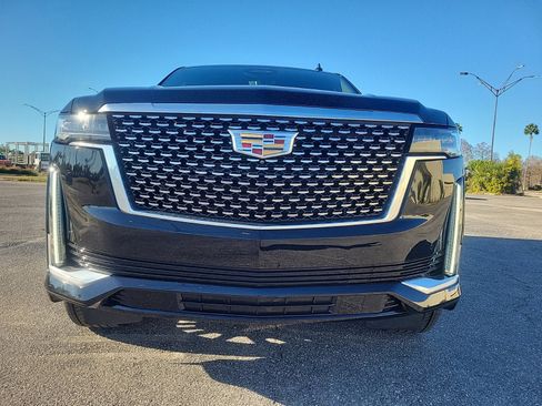 Used 2022 Cadillac Escalade ESV Premium Luxury image 4