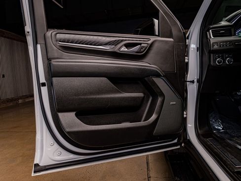 Used 2022 GMC Yukon XL Denali image 29