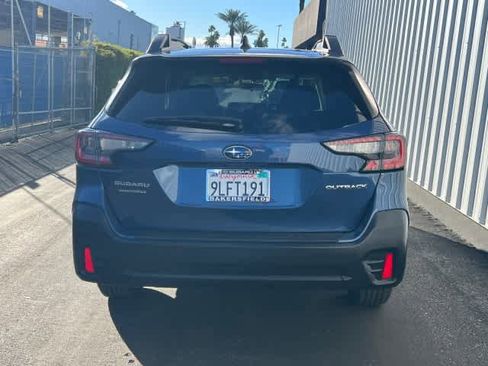 Used 2022 Subaru Outback Premium image 5