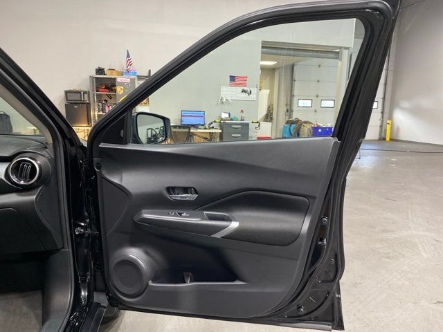 Certified 2023 Nissan Kicks SV FWD image 27