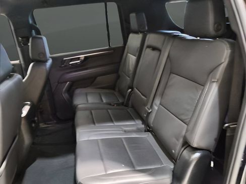 Used 2025 Chevrolet Suburban Z71 AWD/4WD image 27