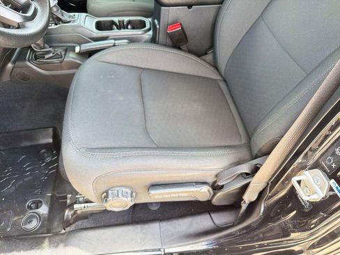 Used 2022 Jeep Gladiator Sport AWD/4WD image 14