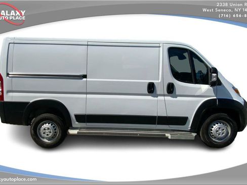 Used 2025 RAM ProMaster 2500 w/ U-Haul Equipment Group FWD image 4