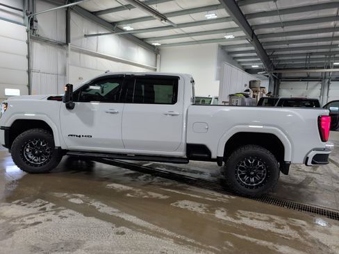 Used 2024 GMC Sierra 3500 AT4 w/ Technology Package image 5