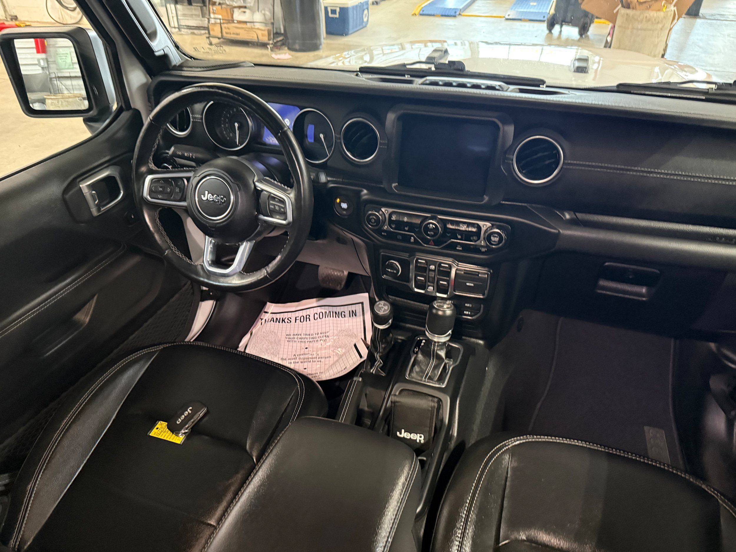 Used 2022 Jeep Wrangler Unlimited Sahara w/ Cold Weather Group AWD/4WD image 18