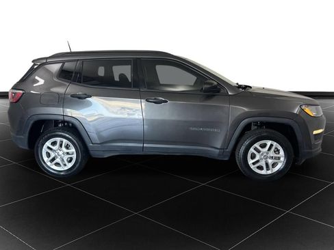 Used 2018 Jeep Compass Sport w/ Cold Weather Group AWD/4WD image 6