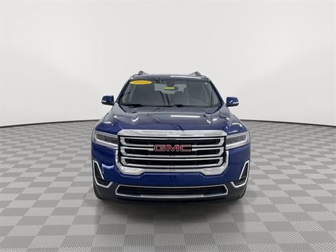 Used 2023 GMC Acadia SLE w/ Driver Convenience Package image 3