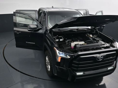 Used 2024 Toyota Tundra SR5 w/ SR5 Convenience Package AWD/4WD image 38