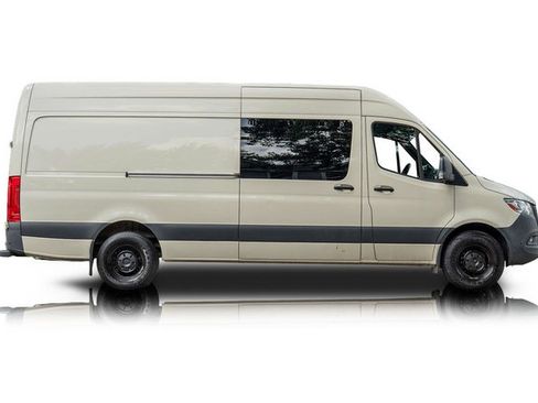 Used 2023 Mercedes-Benz Sprinter 2500 image 2