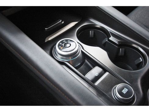 Used 2025 Ford Explorer Active image 28