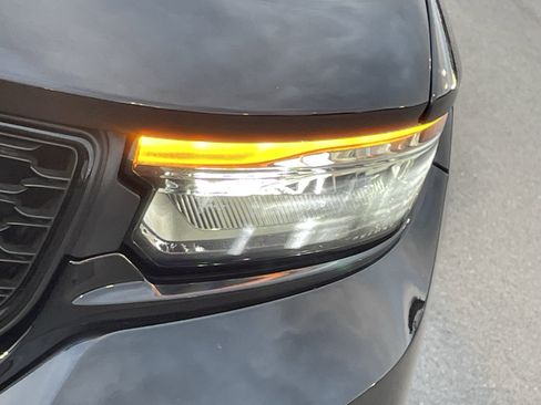 Used 2022 Jeep Grand Cherokee Altitude image 10