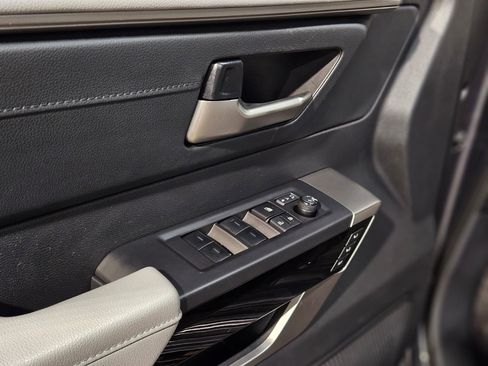 Used 2024 Toyota Tundra Limited image 21