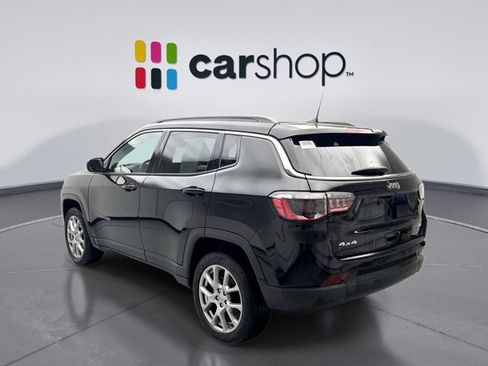 Used 2022 Jeep Compass Latitude image 3