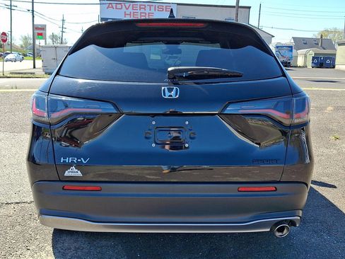 Used 2023 Honda HR-V Sport image 2