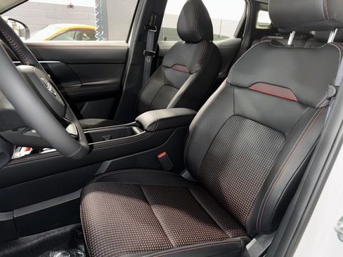 New 2025 Nissan Kicks SR w/ Illumination Package image 23