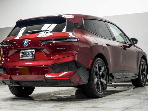 Used 2022 BMW iX xDrive50 w/ Sport Package image 12