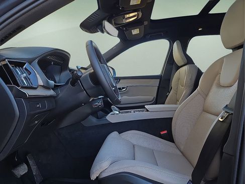New 2026 Volvo XC90 B6 Ultra image 24